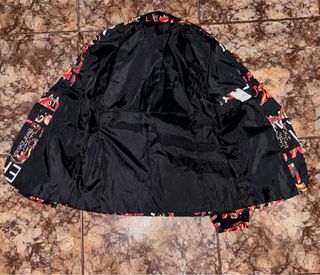 Americana Versace Jeans Barroca Negra y Roja