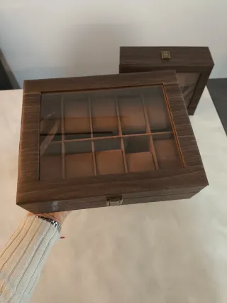 Scatola porta orologi in legno rivestita