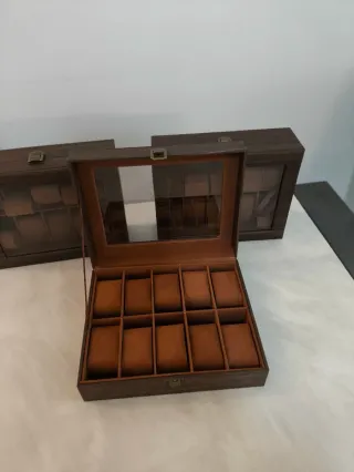 Scatola porta orologi in legno rivestita