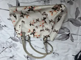 Bolso de hombro estampado mariposas
