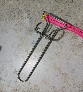 Leva per teglie in metallo