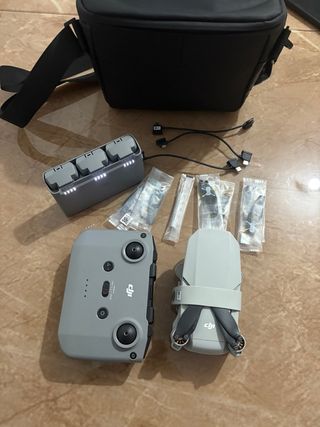 Dron DJI Mini 2 Fly More Combo