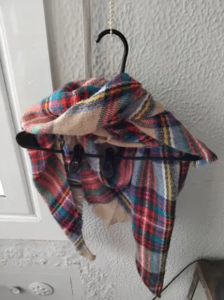 Bufanda Cuadros Beige y Rojo