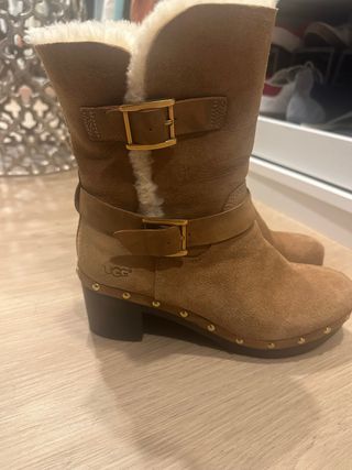 Stivali UGG Marroni con Fibbie Dorate