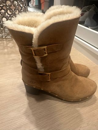 Stivali UGG Marroni con Fibbie Dorate