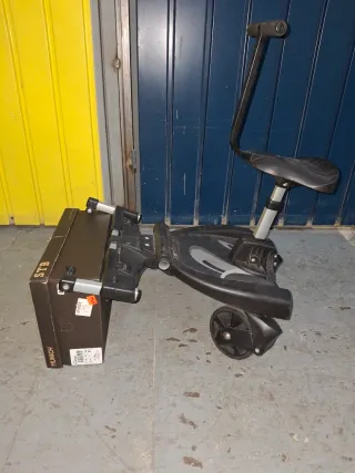 Patinete universal con asiento para carrito