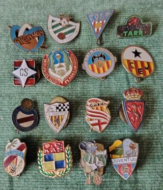 16 Insignias Fútbol Españolas Antiguas Originale