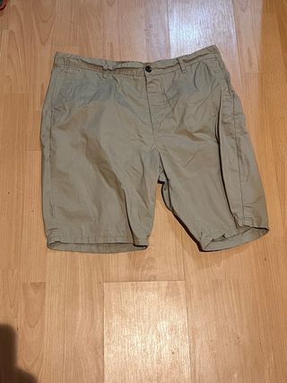 Pantalón corto beige