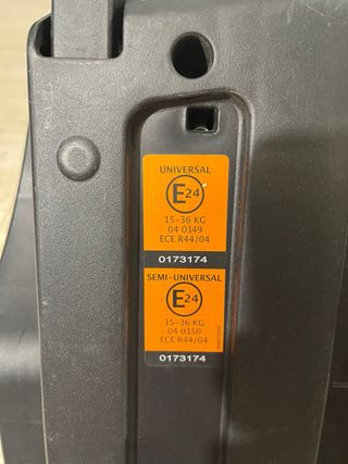 Alzador Coche Niños ISOFIX Negro/Rojo