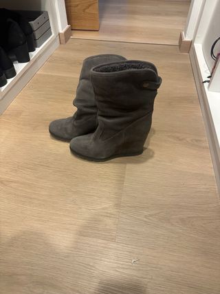 Stivali UGG grigi con zeppa