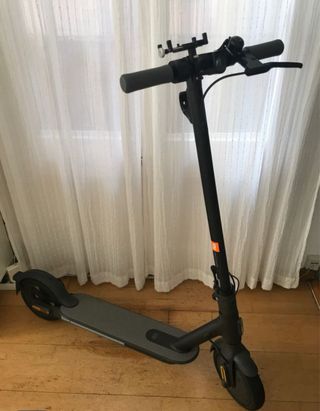 Patinete Xiaomi Mi Essential como NUEVO