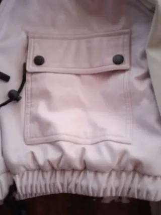 Chaqueta mujer capucha polipiel suave