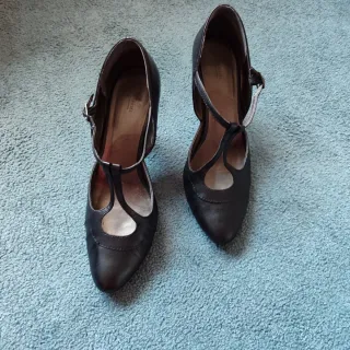 Zapatos tacón piel negros Talla 40 estilo vintage