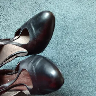 Zapatos tacón piel negros Talla 40 estilo vintage