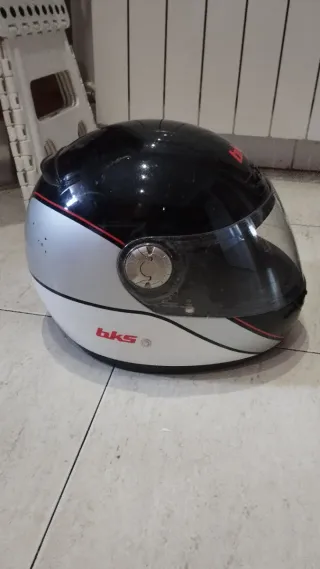 Casco de moto negro BKS