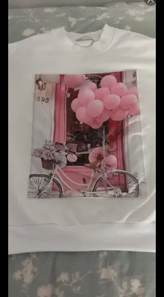 Sudadera blanca con estampado de bicicleta y globo