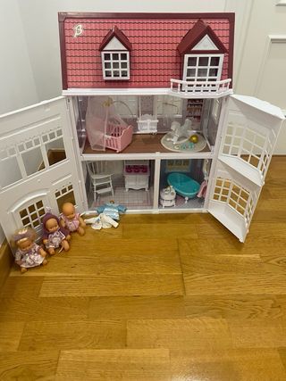 Casa Muñecas Barriguitas + 3 Muñecas