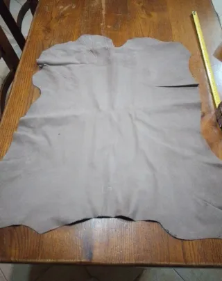 Pelle scamosciata effetto pitone
