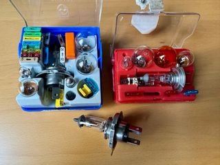 Kit bombillas y fusibles coche Philips H4 y otras