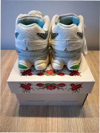 New Balance 9060 Talla 40