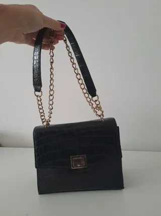 Bolso Zara negro efecto piel cocodrilo