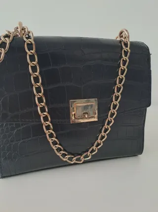Bolso Zara negro efecto piel cocodrilo
