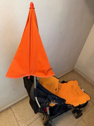 Carrito Bebé con funda Mariquita Negro/Rojo