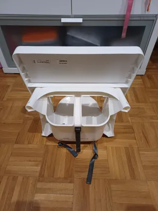 Trona blanca para bebé