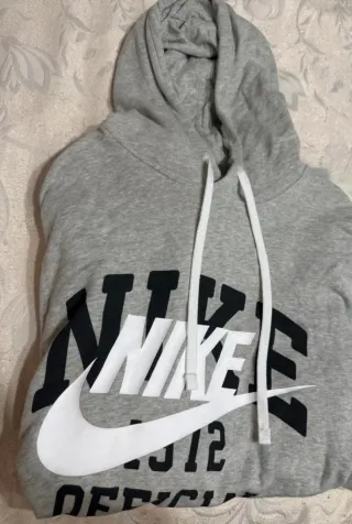 Felpa Nike Grigia con Logo Bianco