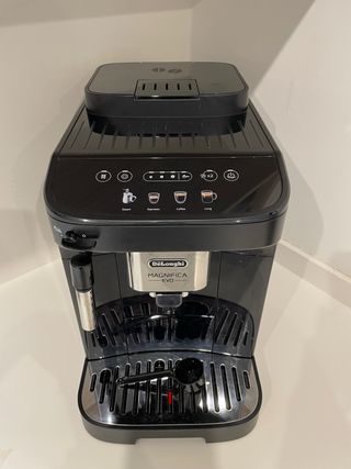 Cafetera DeLonghi Magnifica Evo Negra