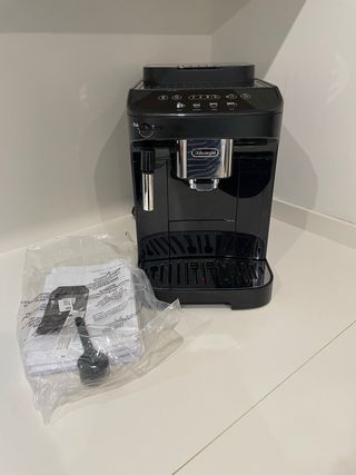 Cafetera DeLonghi Magnifica Evo Negra