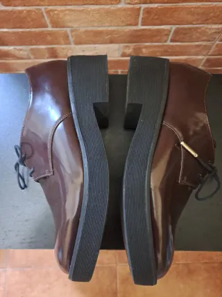 Mocasines Stradivarius burdeos