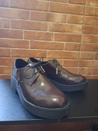 Mocasines Stradivarius burdeos