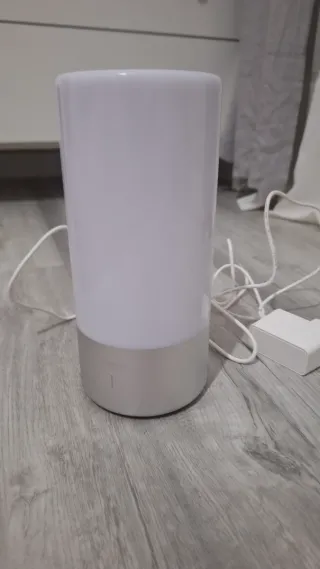 Lámpara LED táctil base plateada