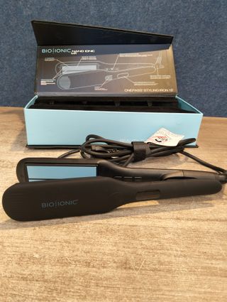 Bio Ionic Nano Ionic MX OnePass 1.5 plancha de pelo profesional