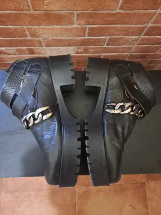 Botines Krack negros con cadena