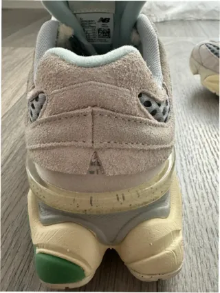 New Balance 9060 Bricks & Wood Talla 41.5