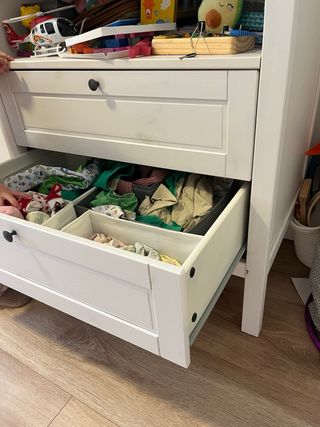 Comoda con cambiador blanco