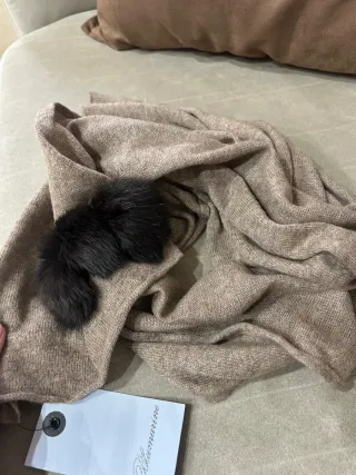 Sciarpa Blumarine Beige e Marrone con Pompon