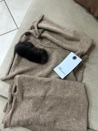 Sciarpa Blumarine Beige e Marrone con Pompon