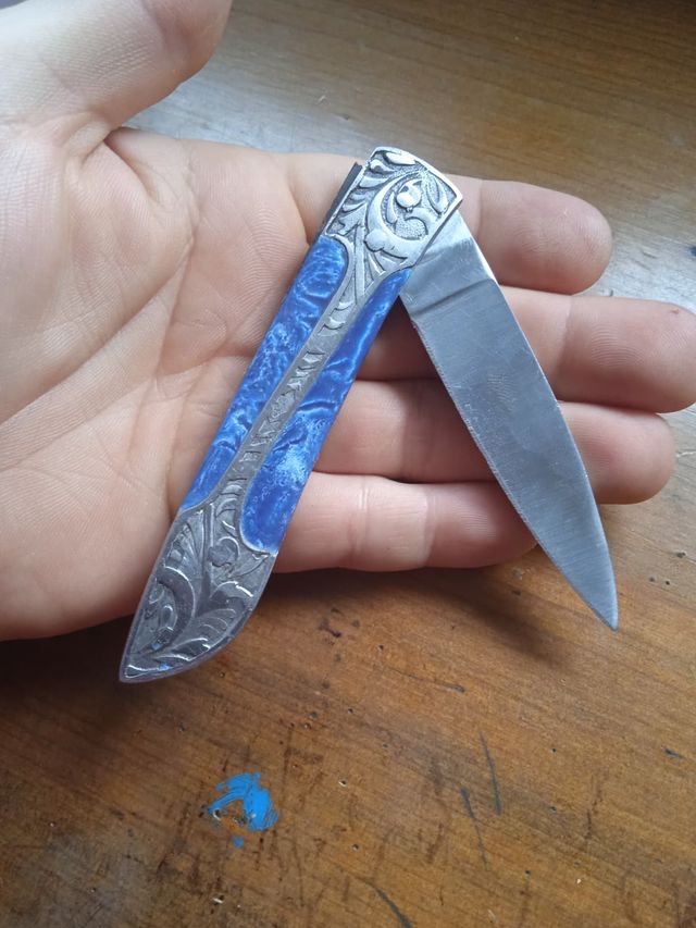 Navaja Artesanal Resina Azul y Acero