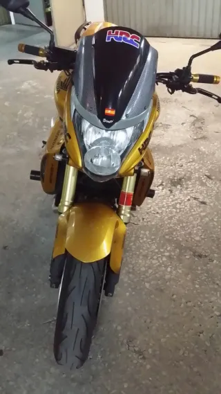 Honda CB 600 F Hornet Dorada