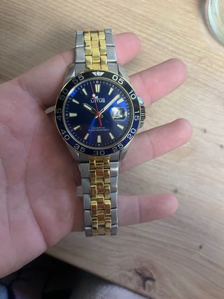 Reloj Lotus Azul y Dorado