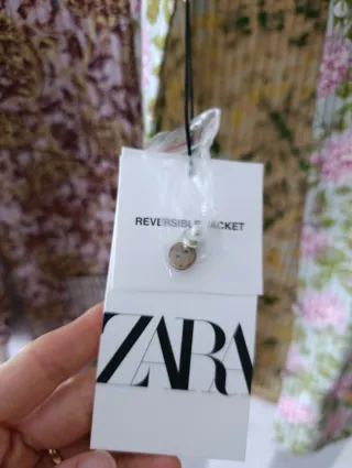 Chaqueta Zara floral multicolor talla única