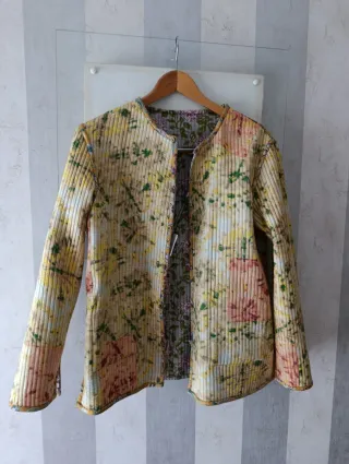 Chaqueta Zara floral multicolor talla única