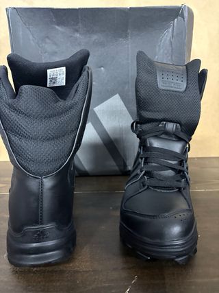 Botas talla 44 ADIDAS GSG 9.2. COD5
