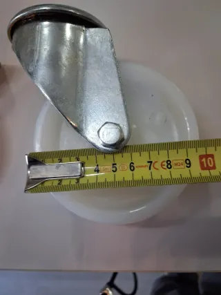 Ruedas para carros o muebles