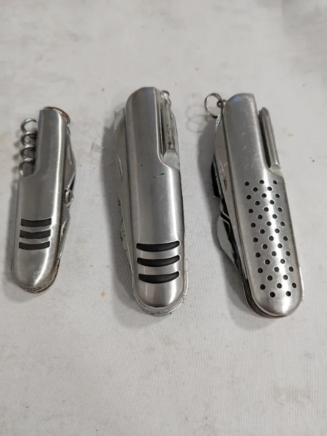 Lote de 3 Navajas multiusos de metal plateado