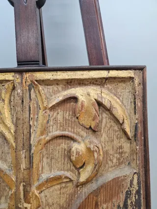 Retablo de madera tallada