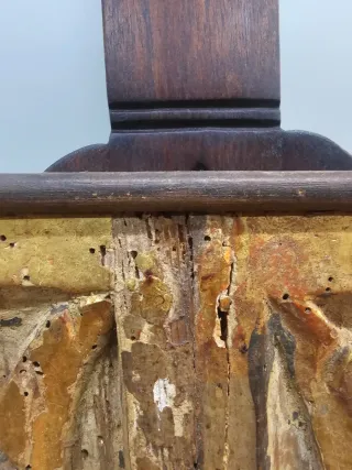 Retablo de madera tallada